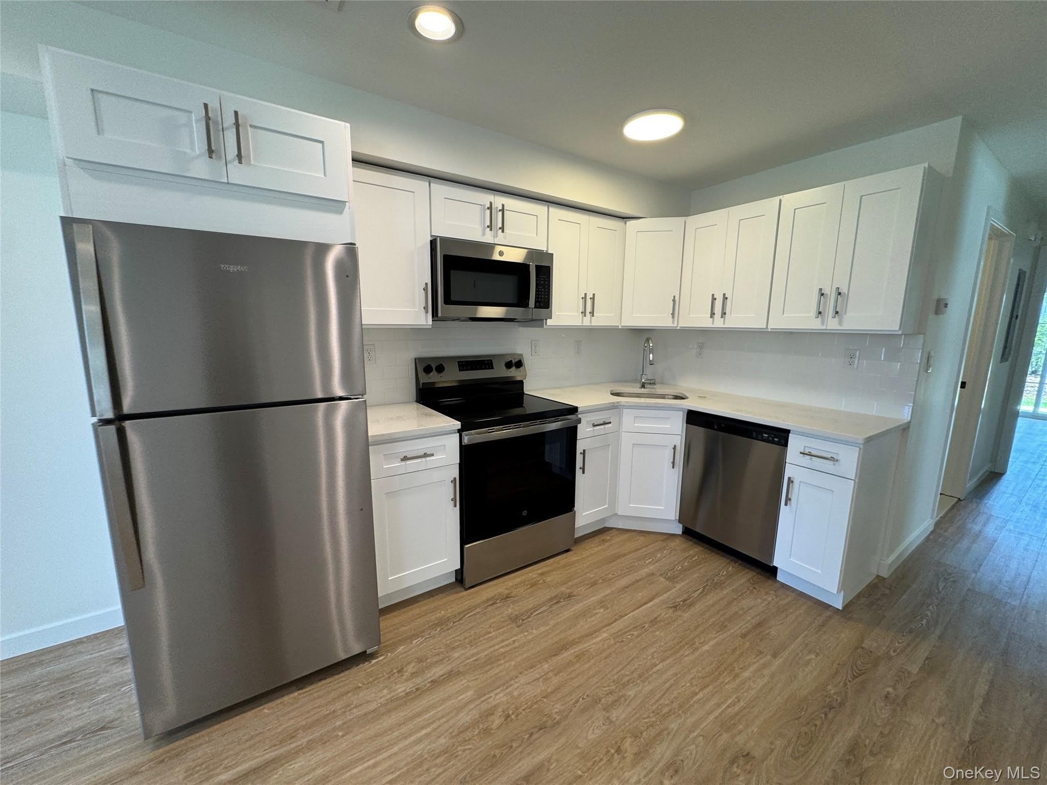 13 Park Avenue – photo 2