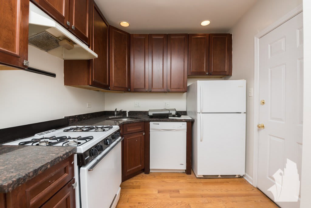 1249 West Henderson Street – photo 5
