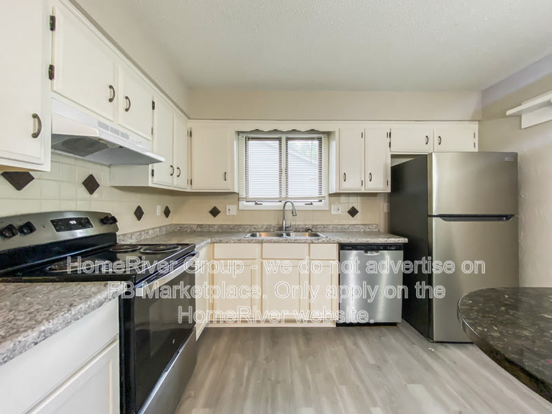 8009 N Congress Ave – photo 3