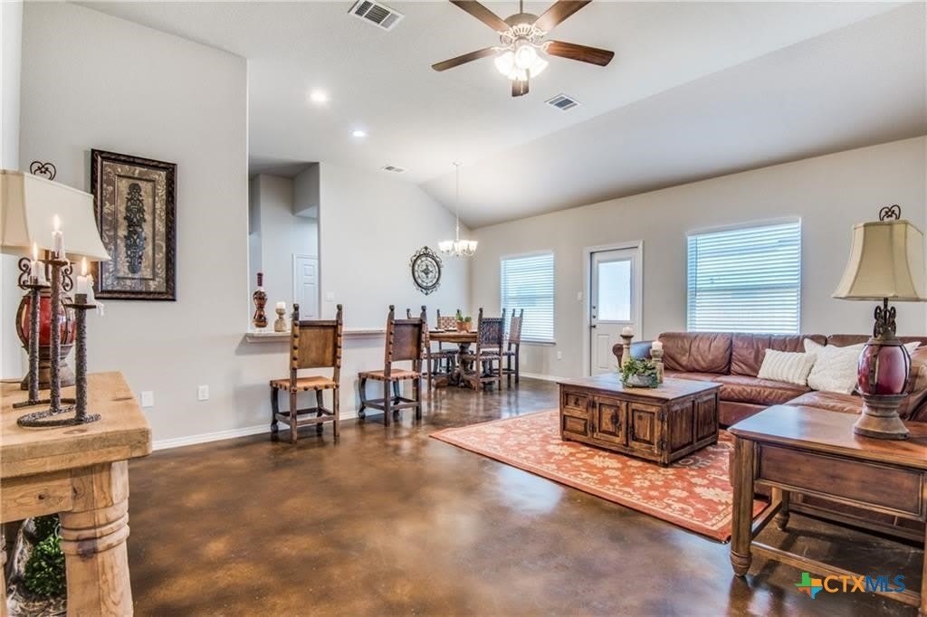 1112 Renee Way – photo 2
