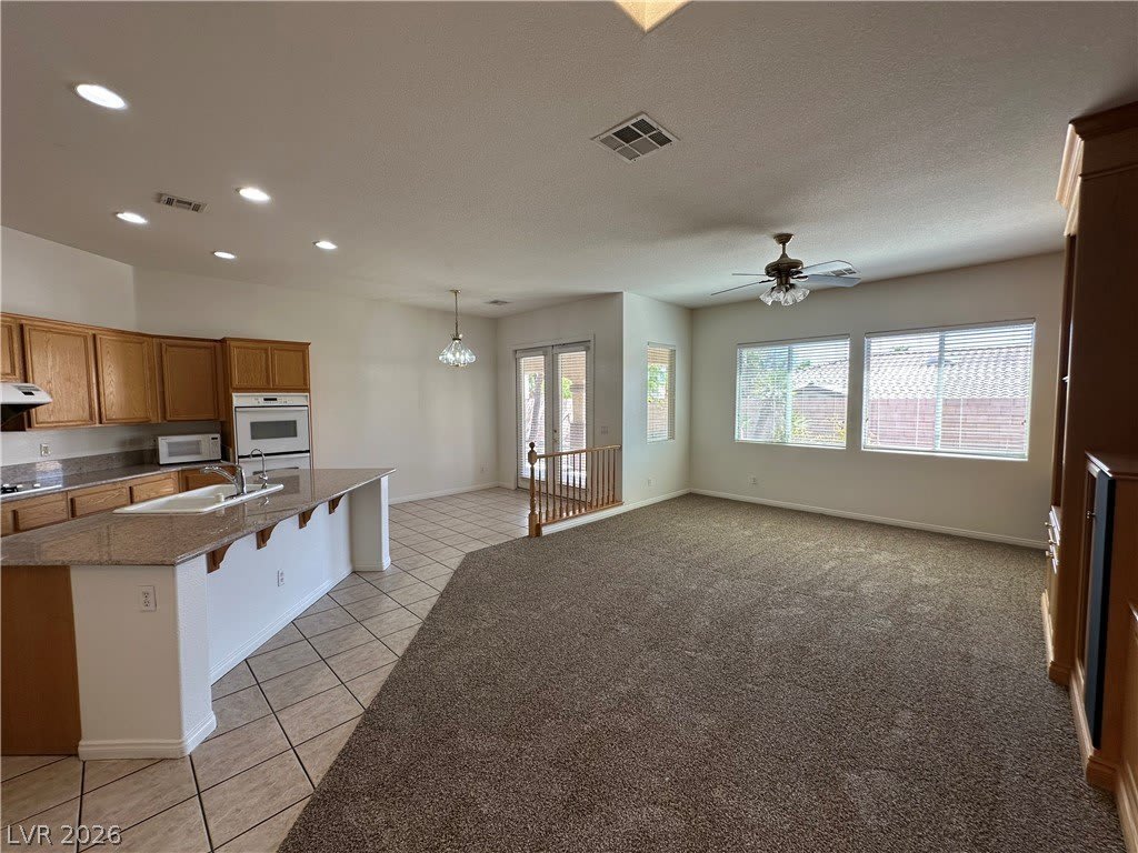 3008 Teal Beach Street – photo 4