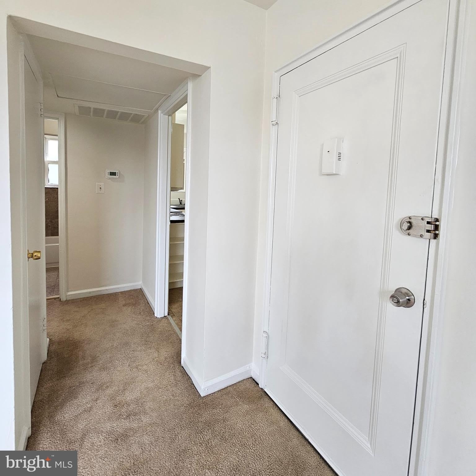 3045 PATRICK HENRY Drive – photo 3