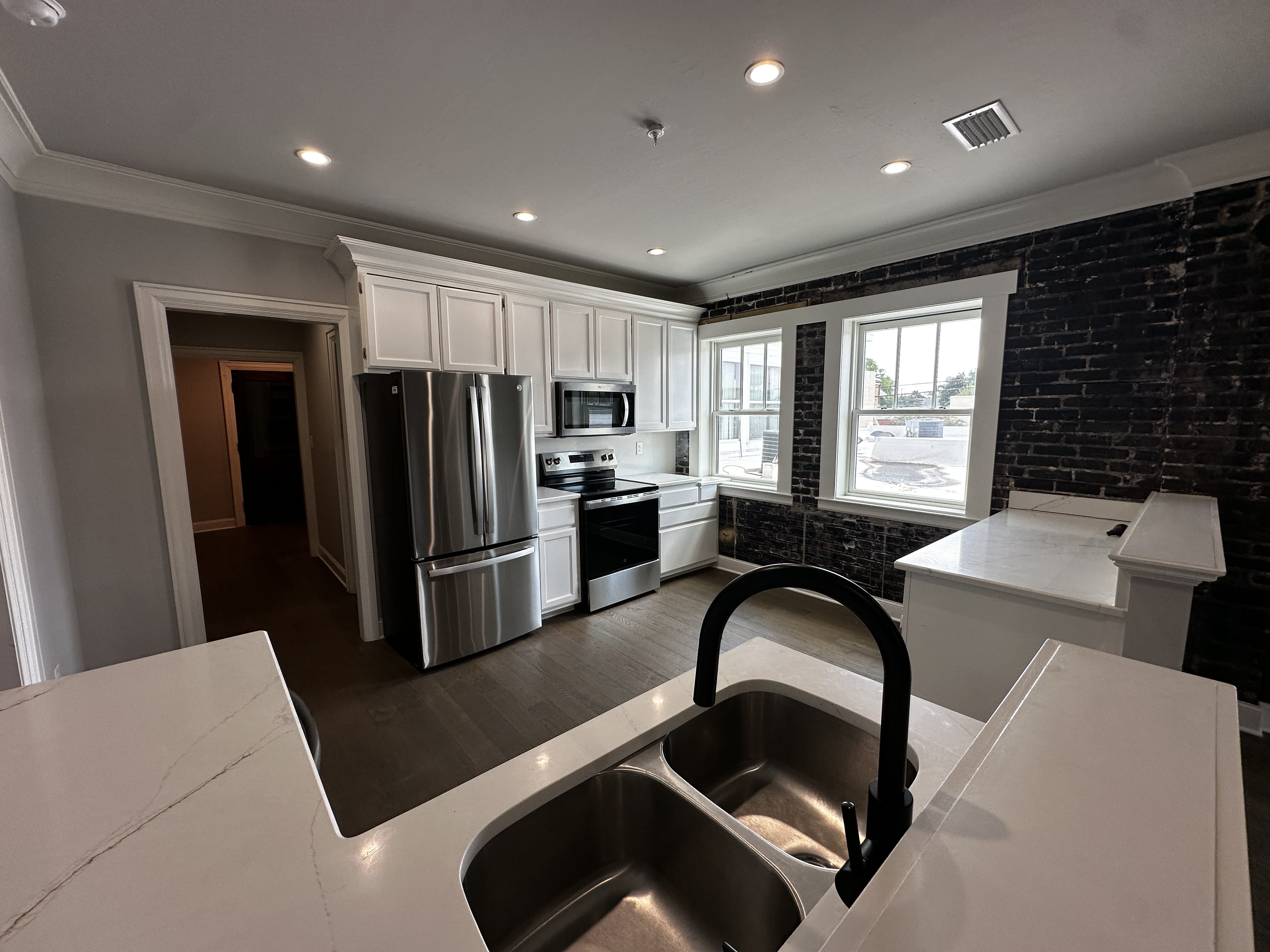 120 W Laurel Ave Unit 201 – photo 4