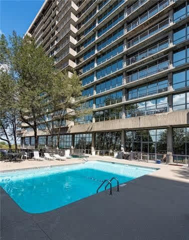 600 Admiral Boulevard – photo 5