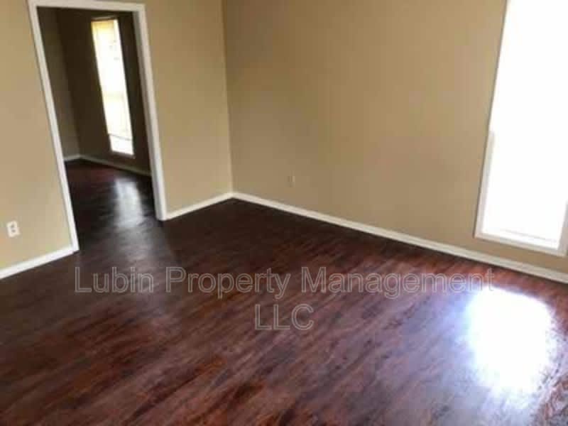 4957 Tiergarten St – photo 2