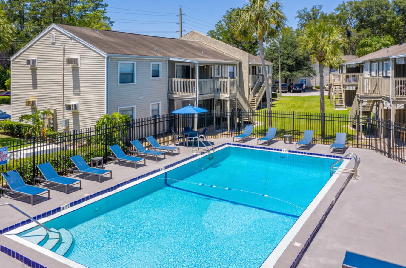 Creekwood Apartments – photo 1