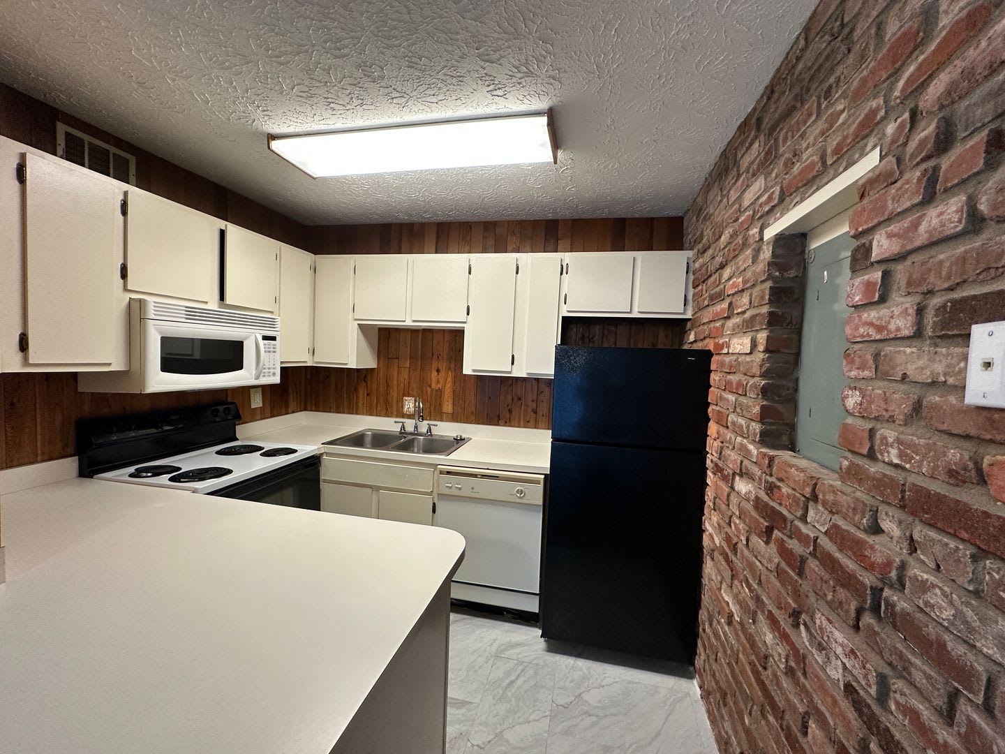 1 BD 1 BATH CONDO TOTAL ELECTRIC! – photo 5