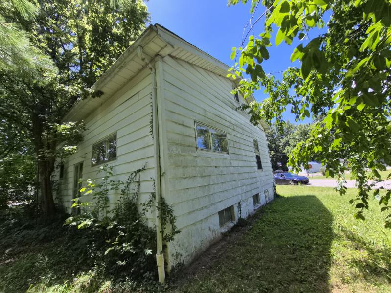 1200 Sw 6th St – photo 3
