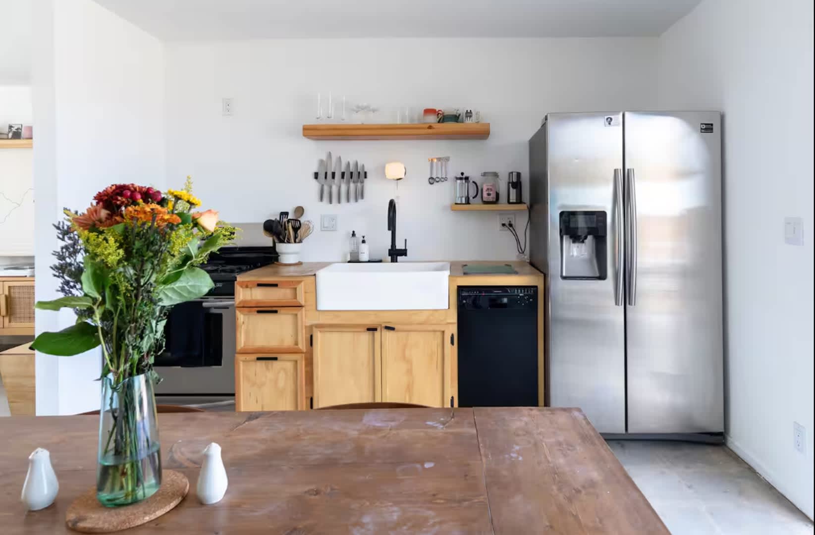 Beautiful 3-Bedroom, 2-Bath Home in Joshua Tree fully furnished – photo 5