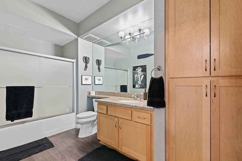450 J Street Unit 4041 – photo 2