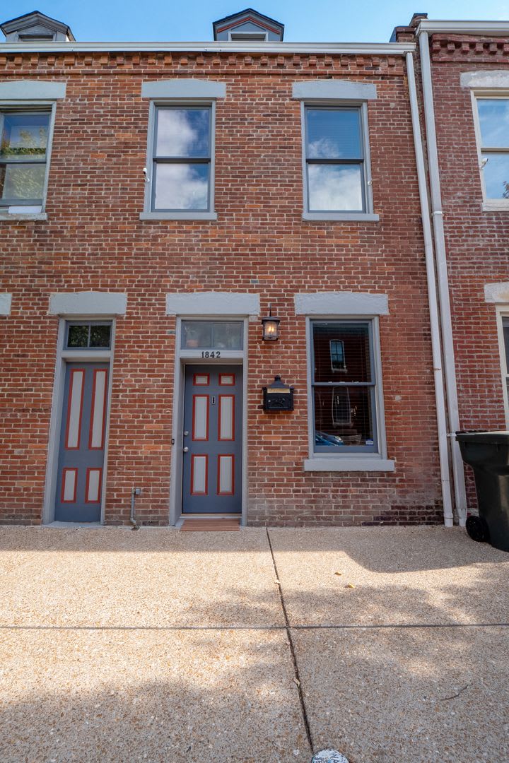 A Tall Glass of Soulard! 2.5BR/2.5Bath! – photo 1
