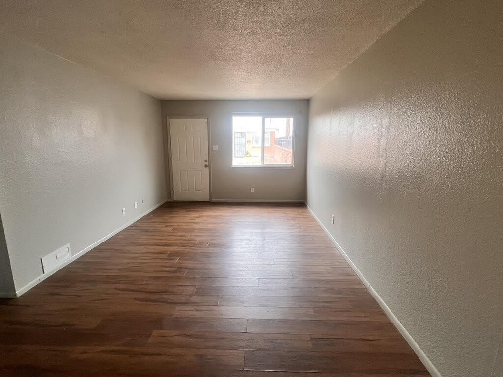 423 Dallas Street SE – photo 2