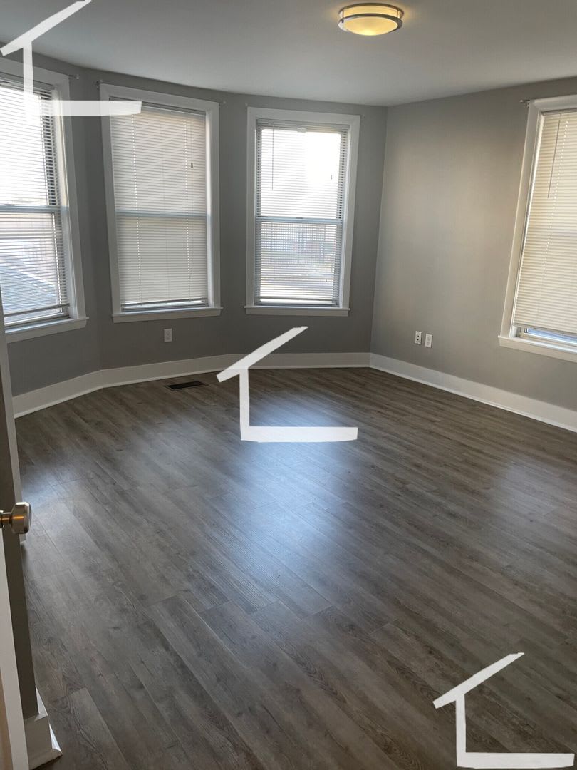 Huge 4 Bed In Southie – photo 2