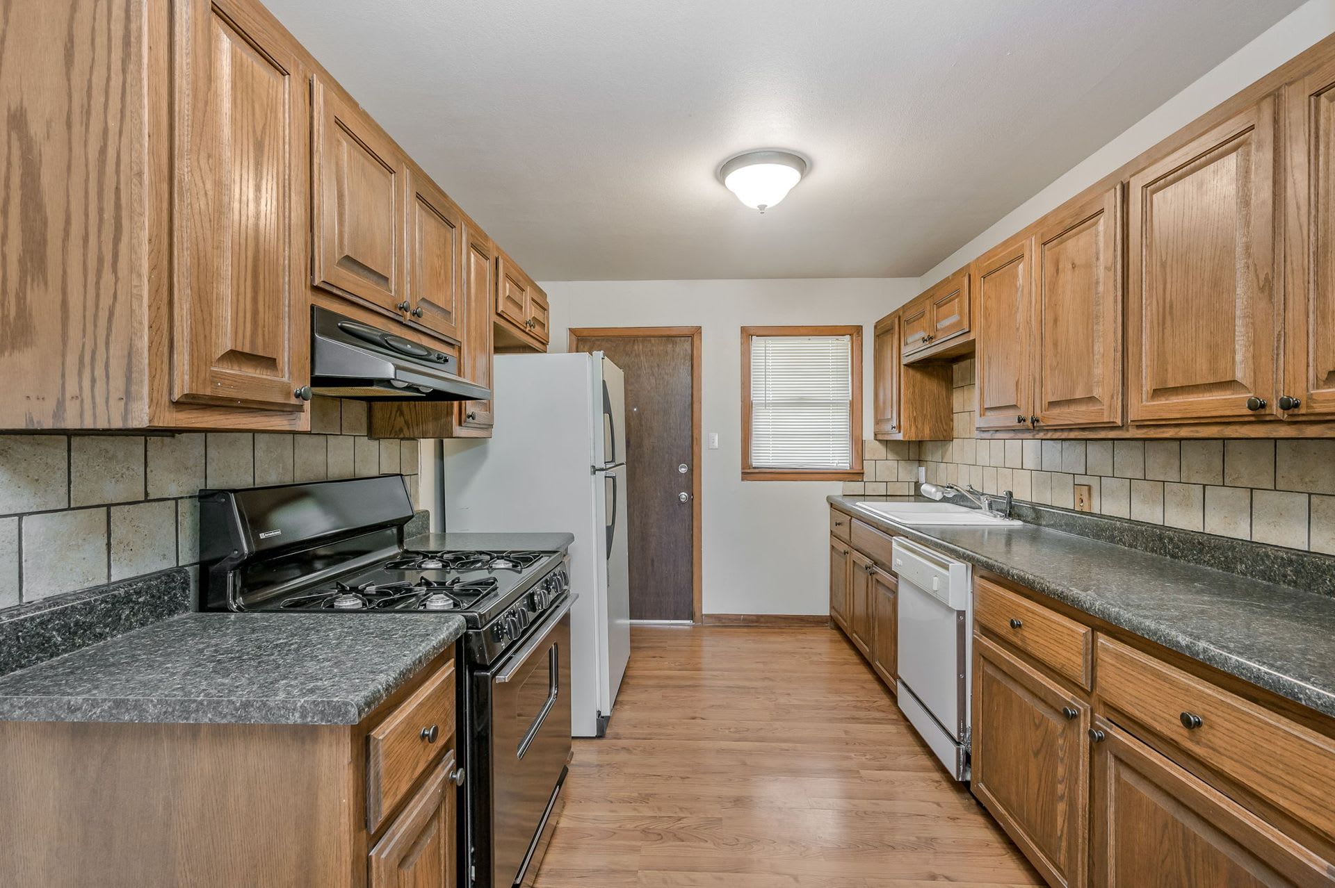 2 Bedroom near the Square – photo 5