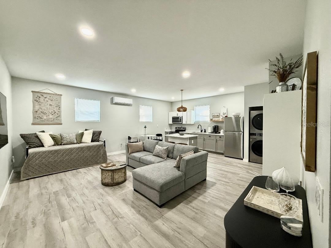 1183 CHESTNUT Street – photo 2