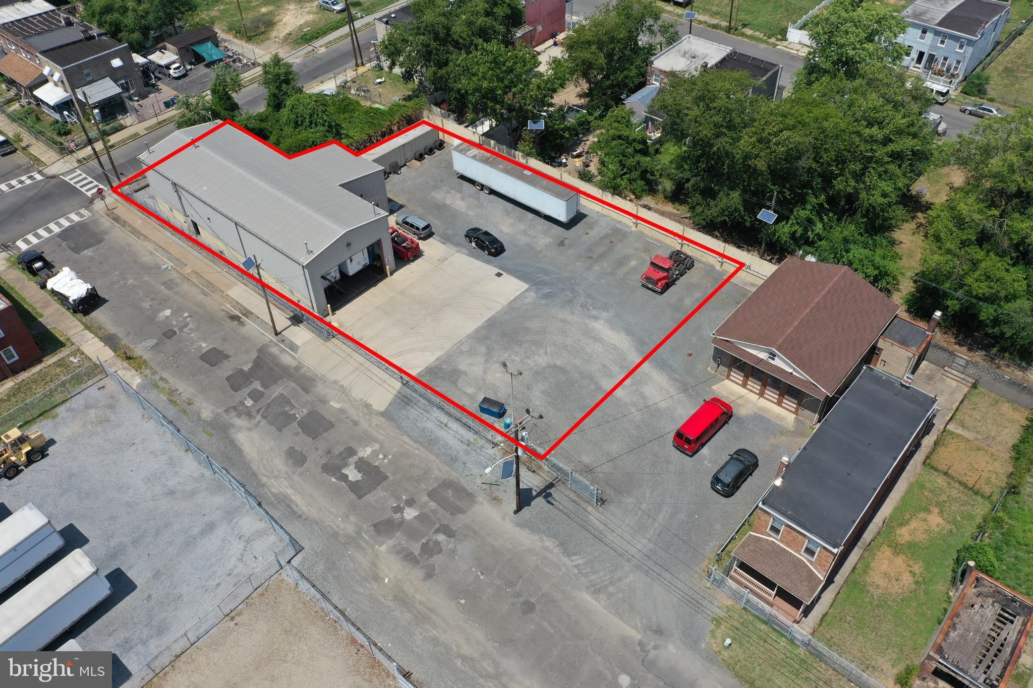 907 SYLVAN Street – photo 3