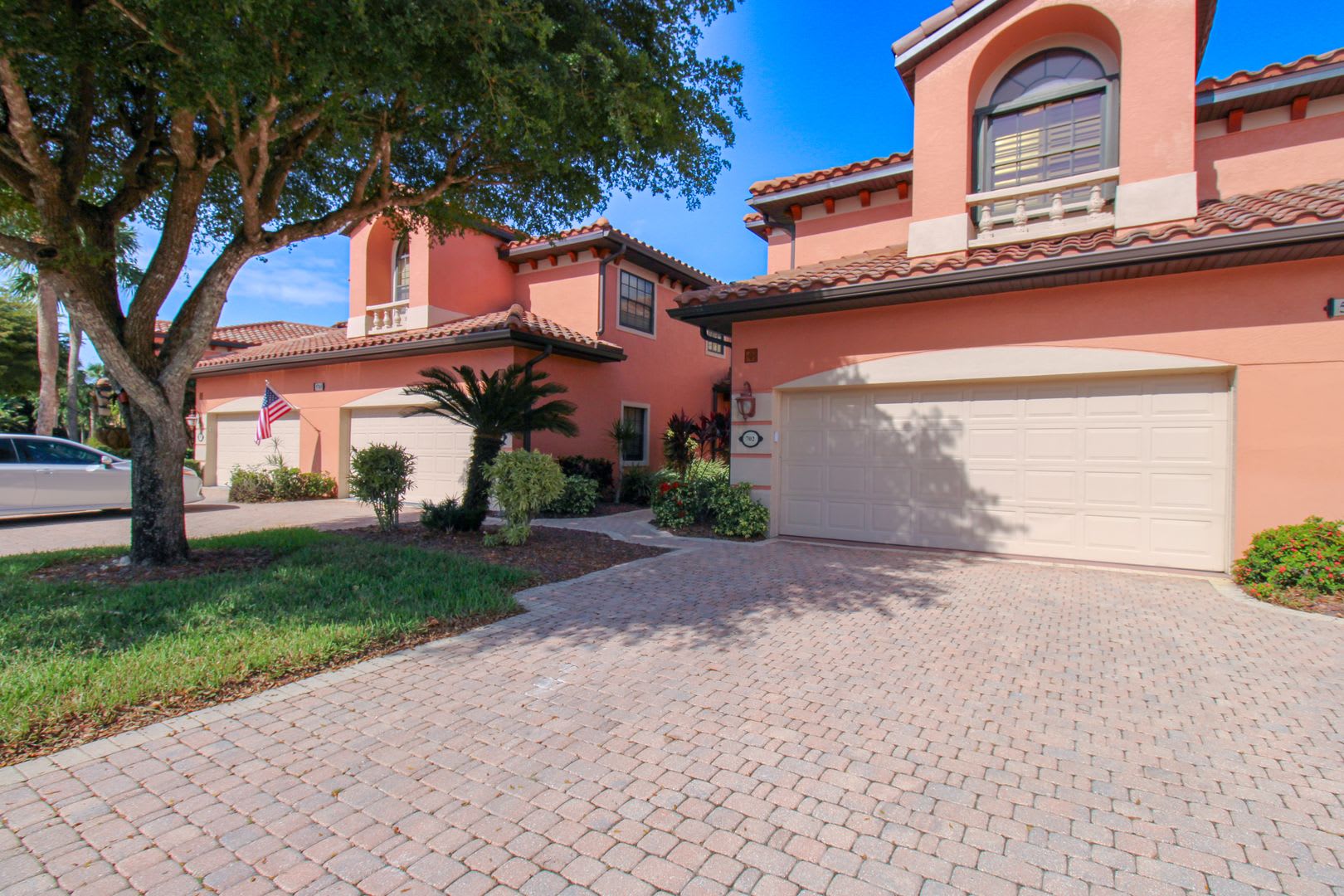 The Strand Completely Remodeled Georgous 2 2 Ground Floor Coachhome Social Membership With Golf Course View For Season – photo 2