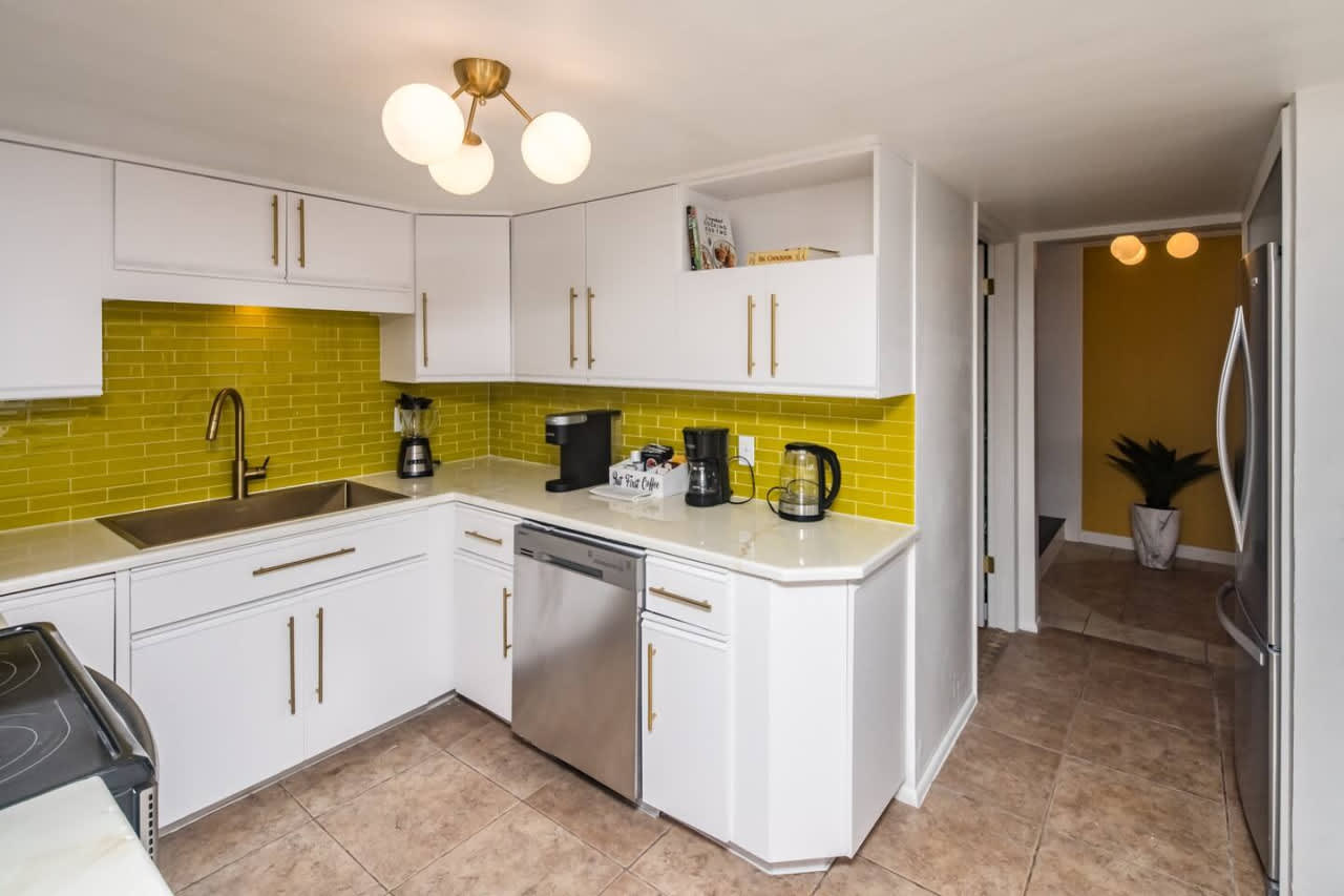 2906 Castaway Drive – photo 2