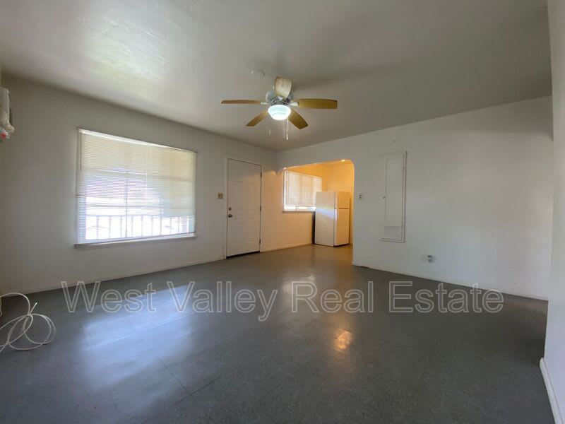 155 1/2 North – photo 4