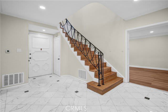 414 Hilgard Avenue – photo 2