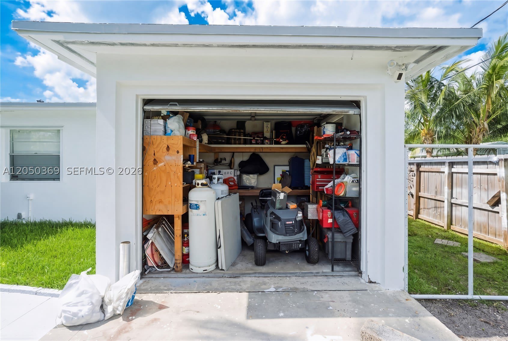 641 SW 6th St – photo 3
