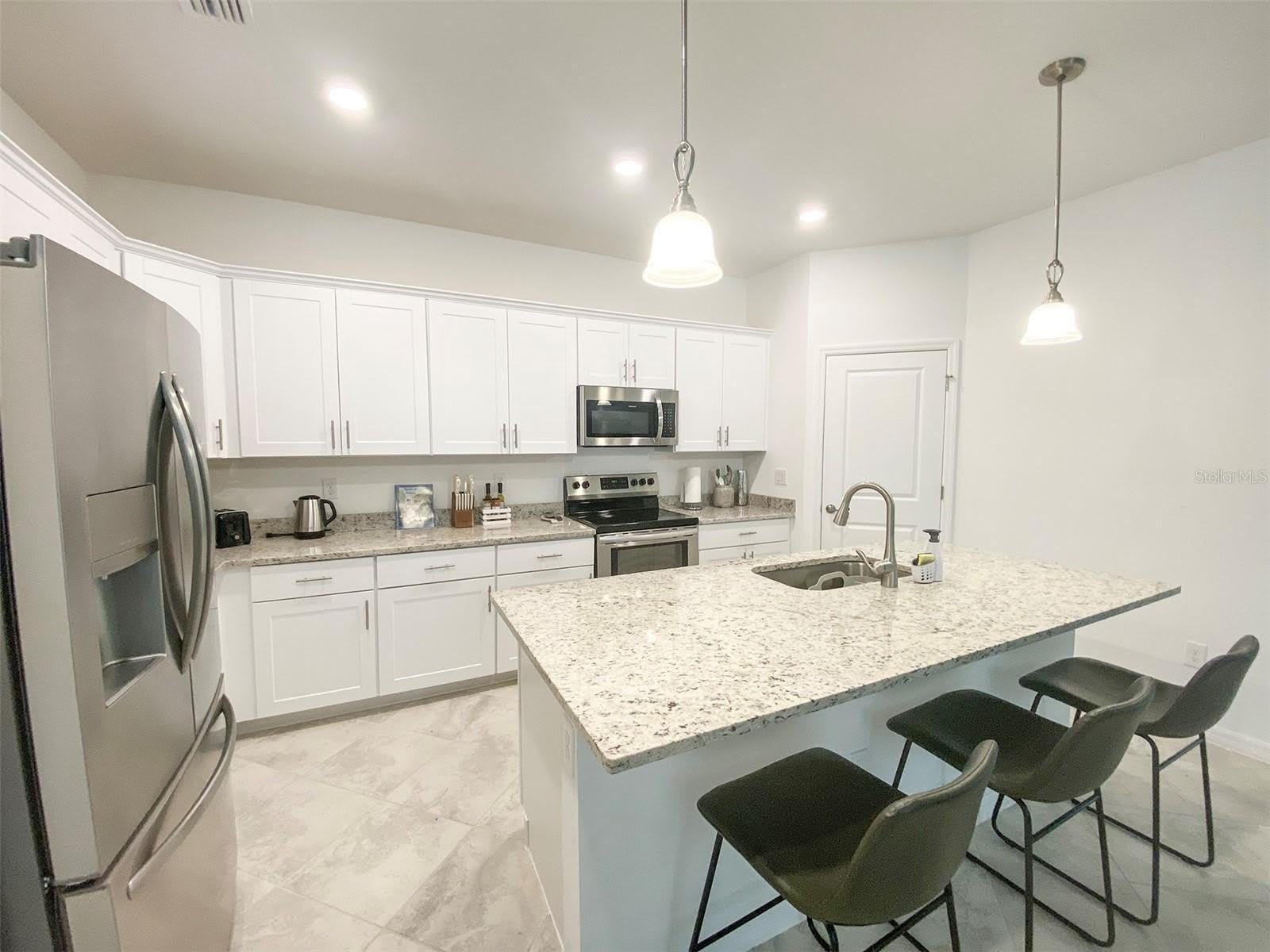 15936 HONEYSUCKLE Street – photo 2