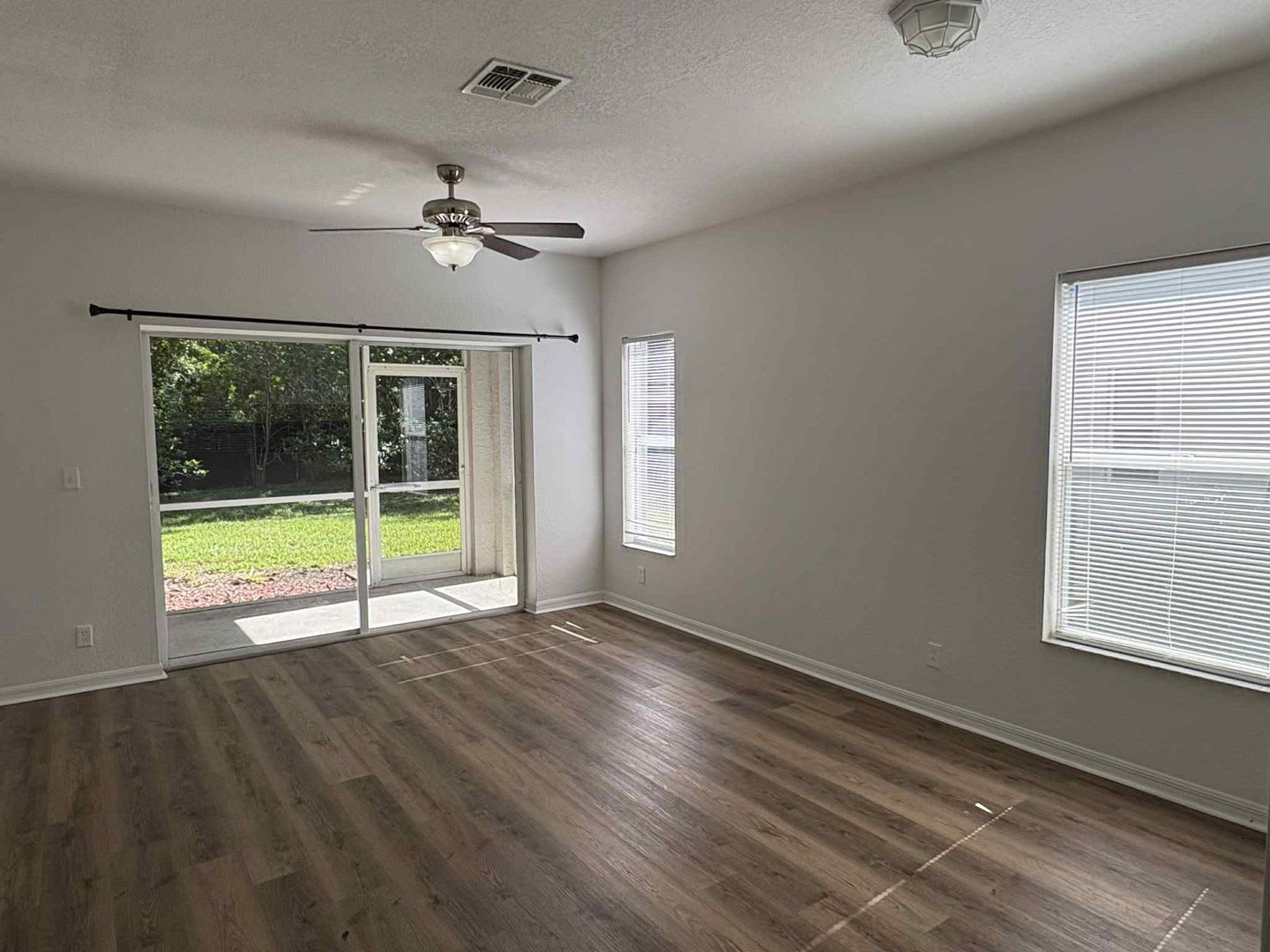 **Coming Soon** 2/2.5 Townhomes for Rent in Fort Myers – photo 4