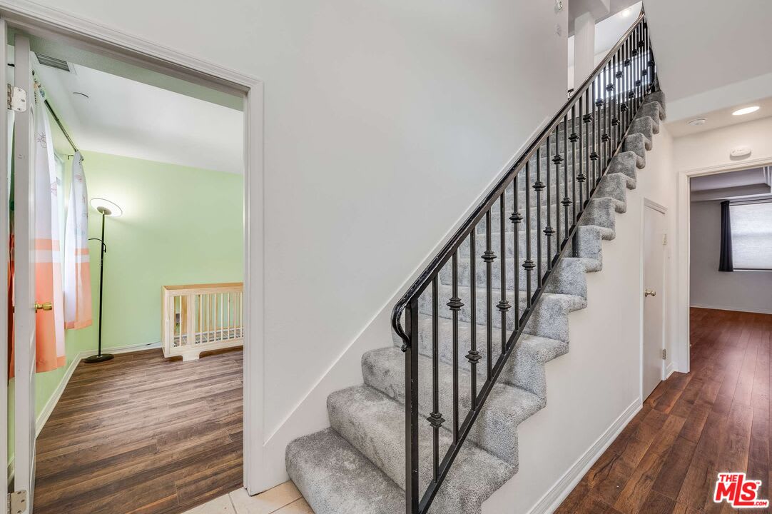 10924 Bloomfield Street – photo 5