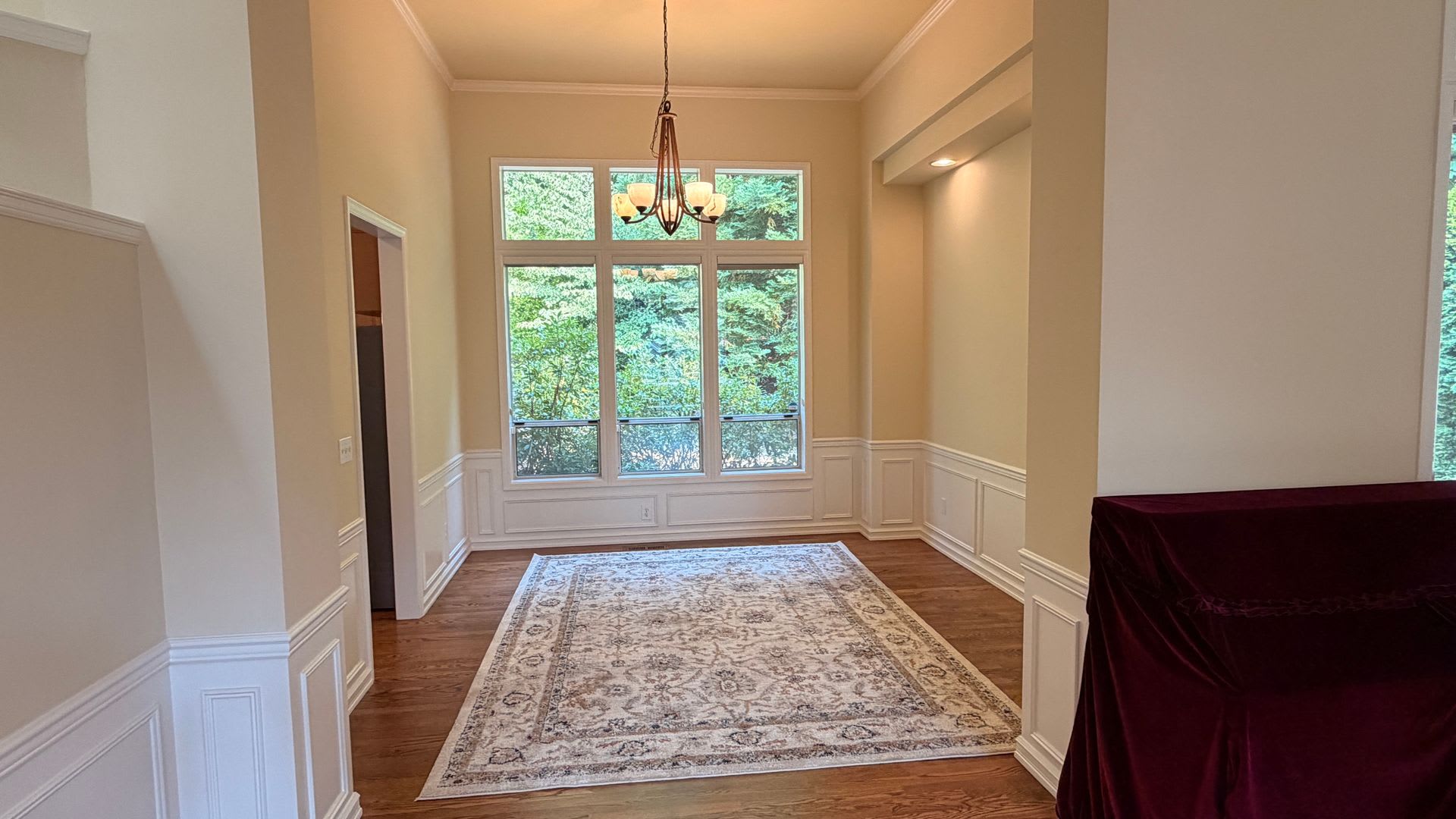 Beautiful Upgraded 4 Bedroom 2.75 Bath Home in Sammamish – photo 4