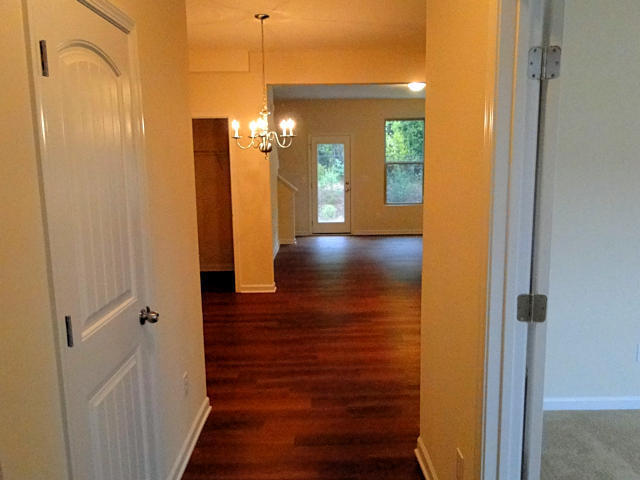 3 Bedroom, 2.5 Bathroom Townhome with Office! – photo 2
