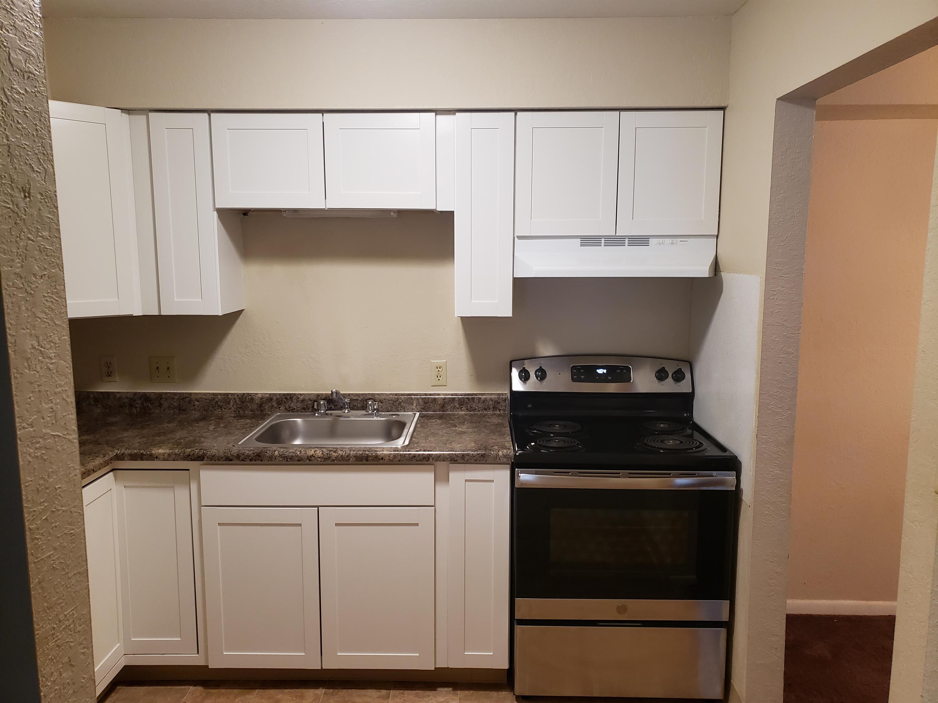 1045 Cato Lane – photo 2