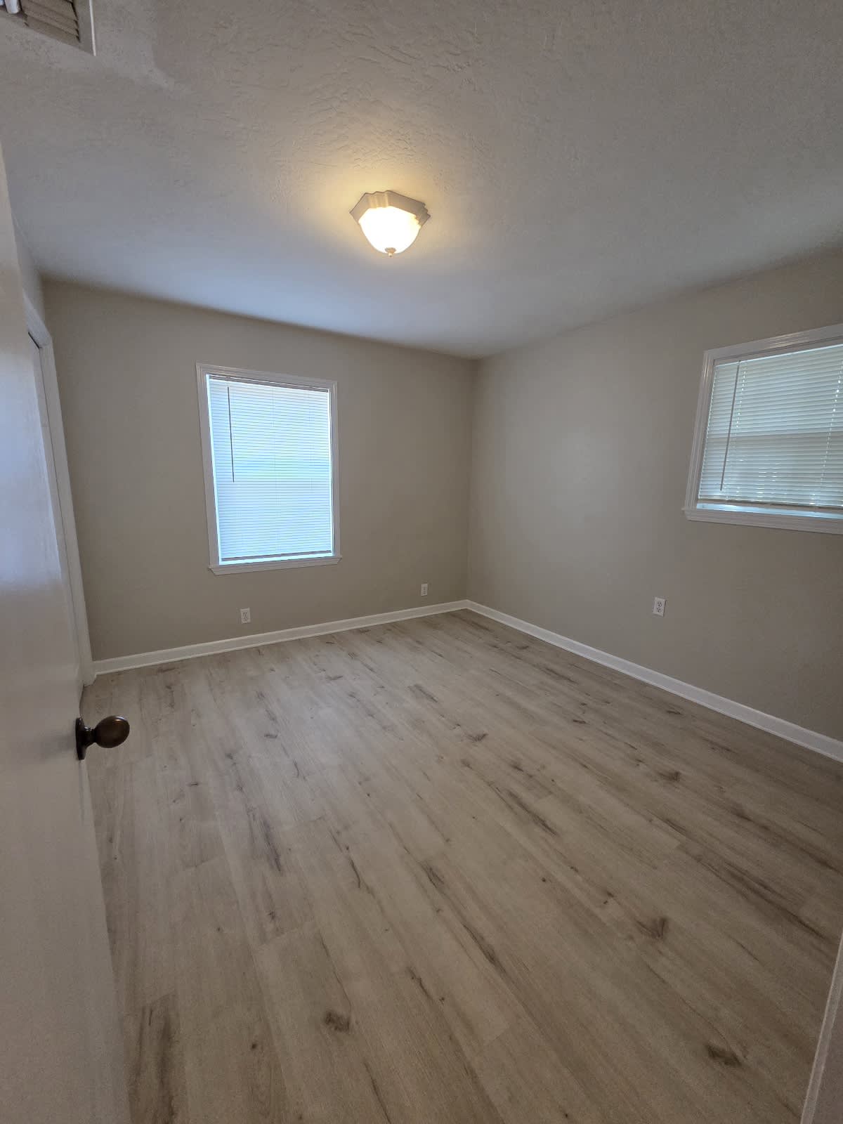 550 South 4th Street – photo 4