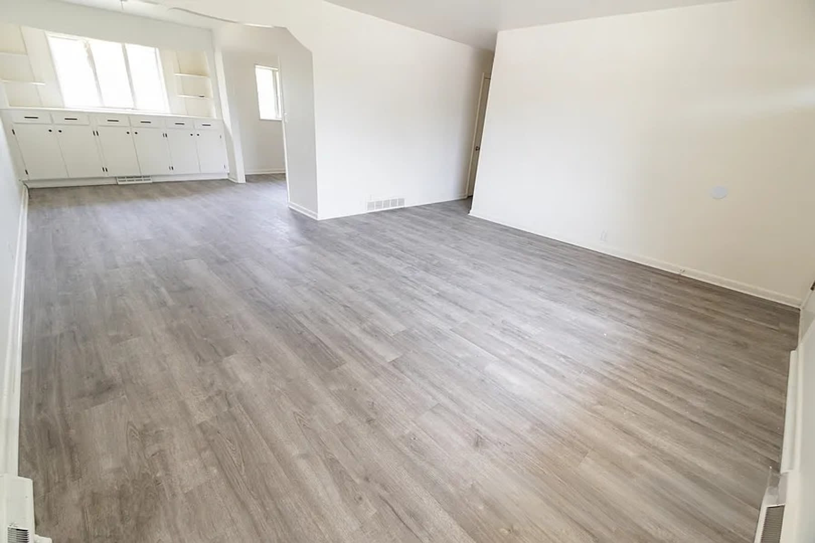 Beautifully Renovated, Spacious 4BR Home w/ Basement & Backyard! – photo 5