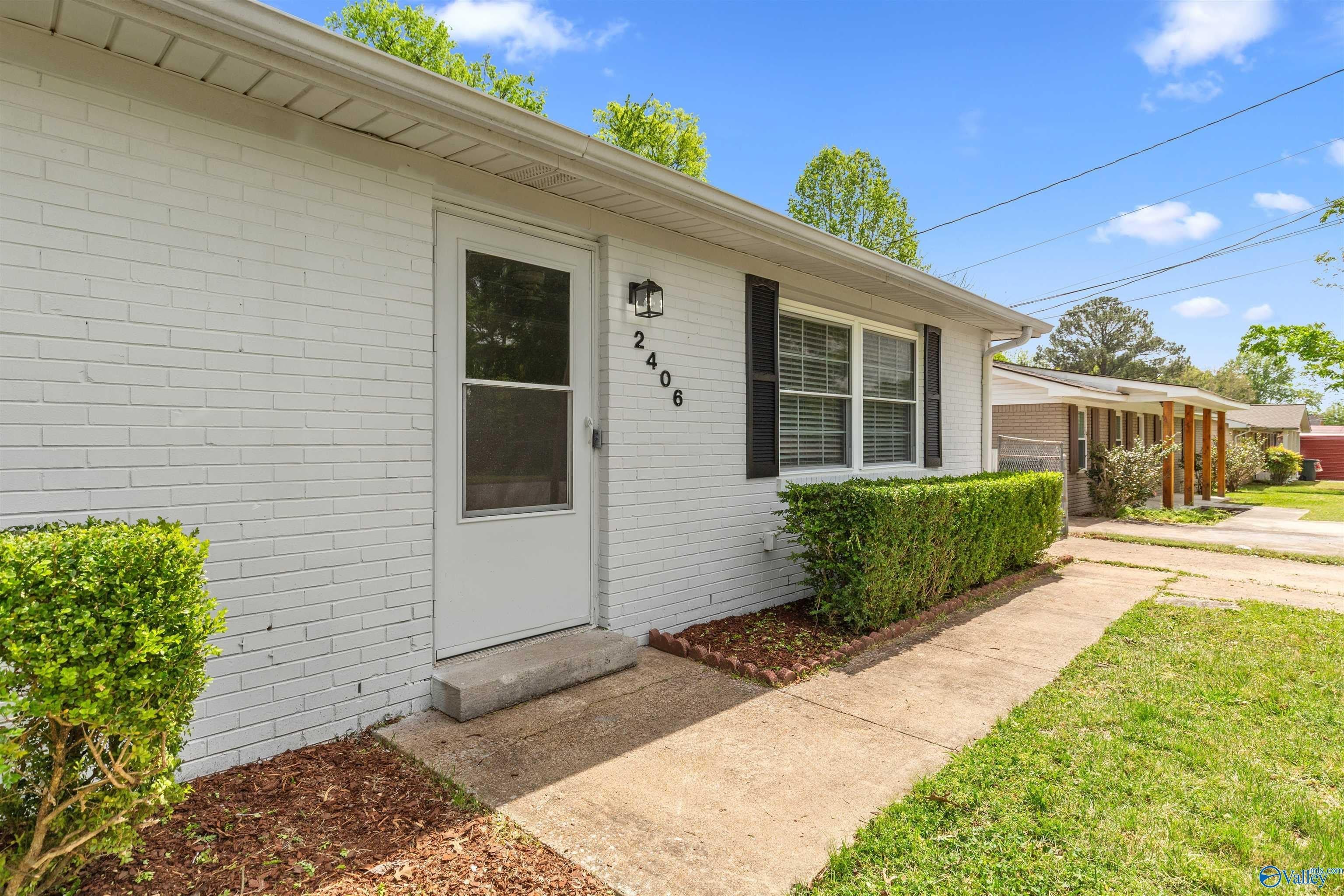 2406 Yorkshire Drive – photo 4