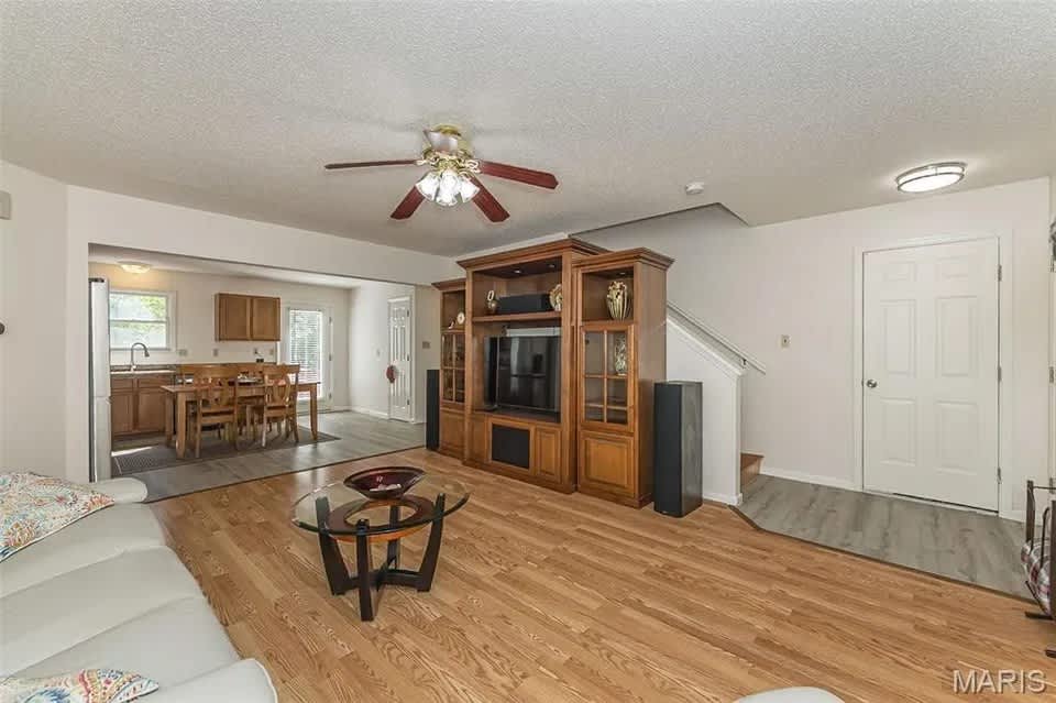 1079 Goss Ct – photo 5