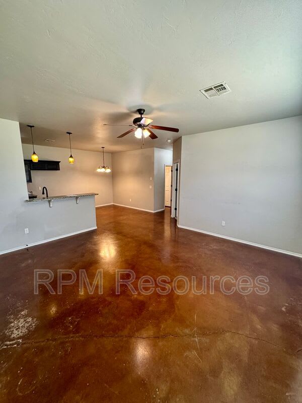 1818 Post Oak Rd – photo 2