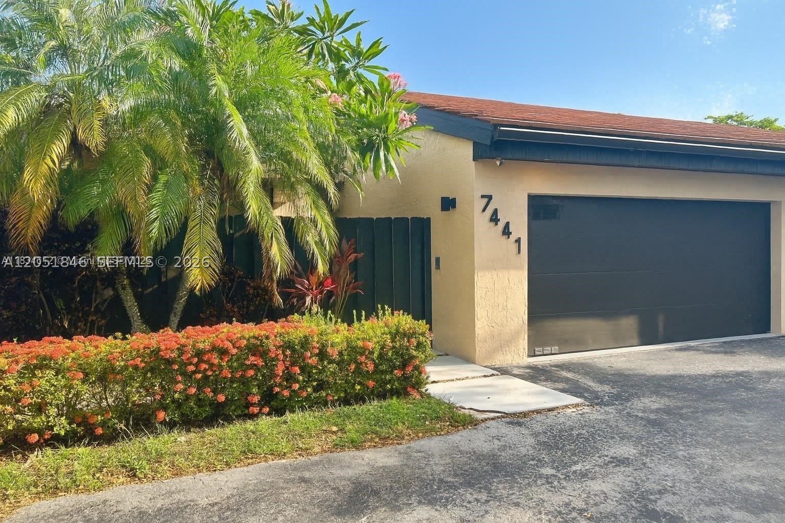 7441 Bay Hill Dr – photo 2