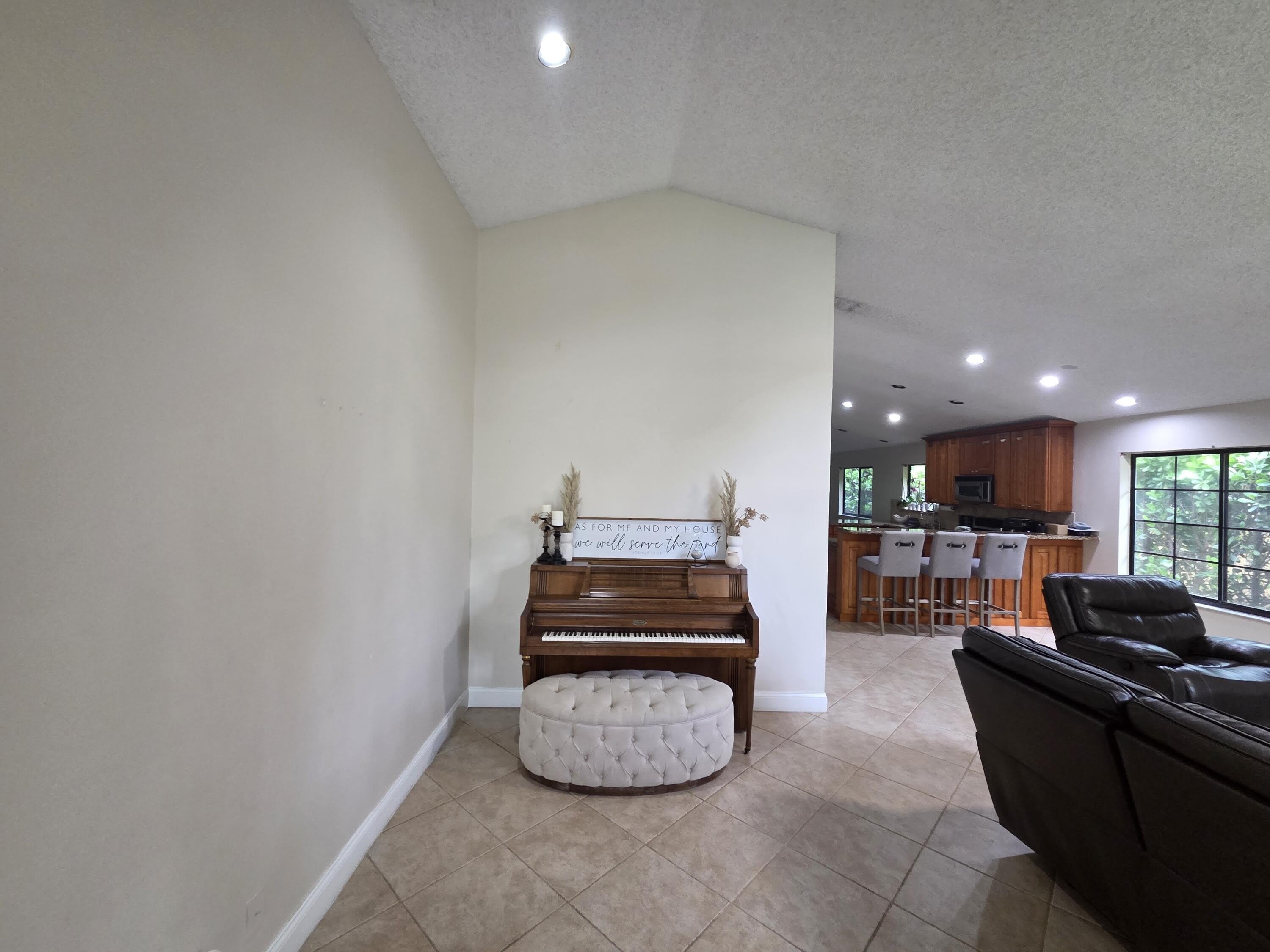 4170 Nw 6Th Street – photo 2