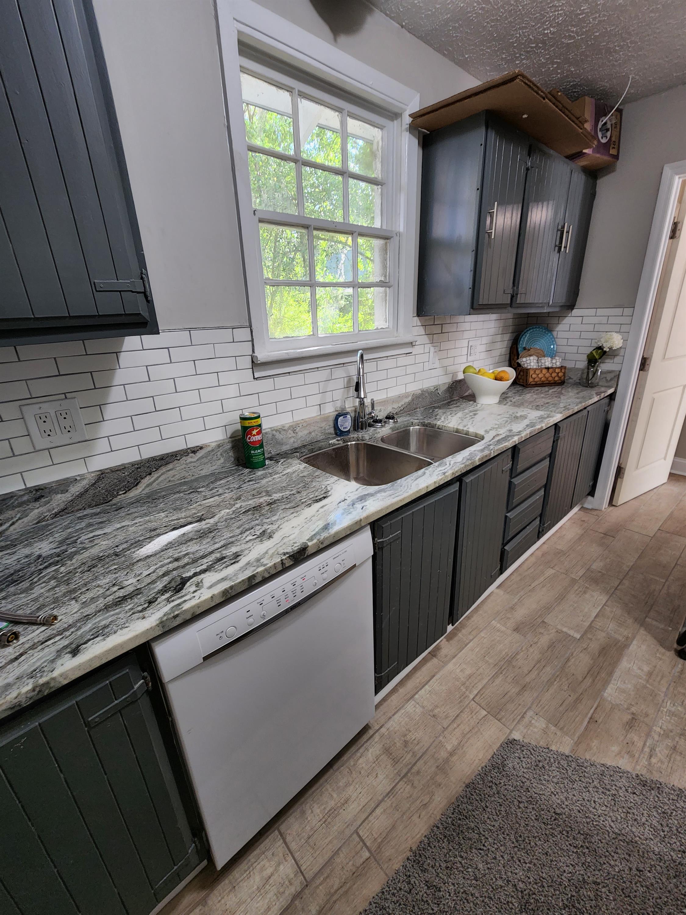 1177 Mohawk St – photo 5