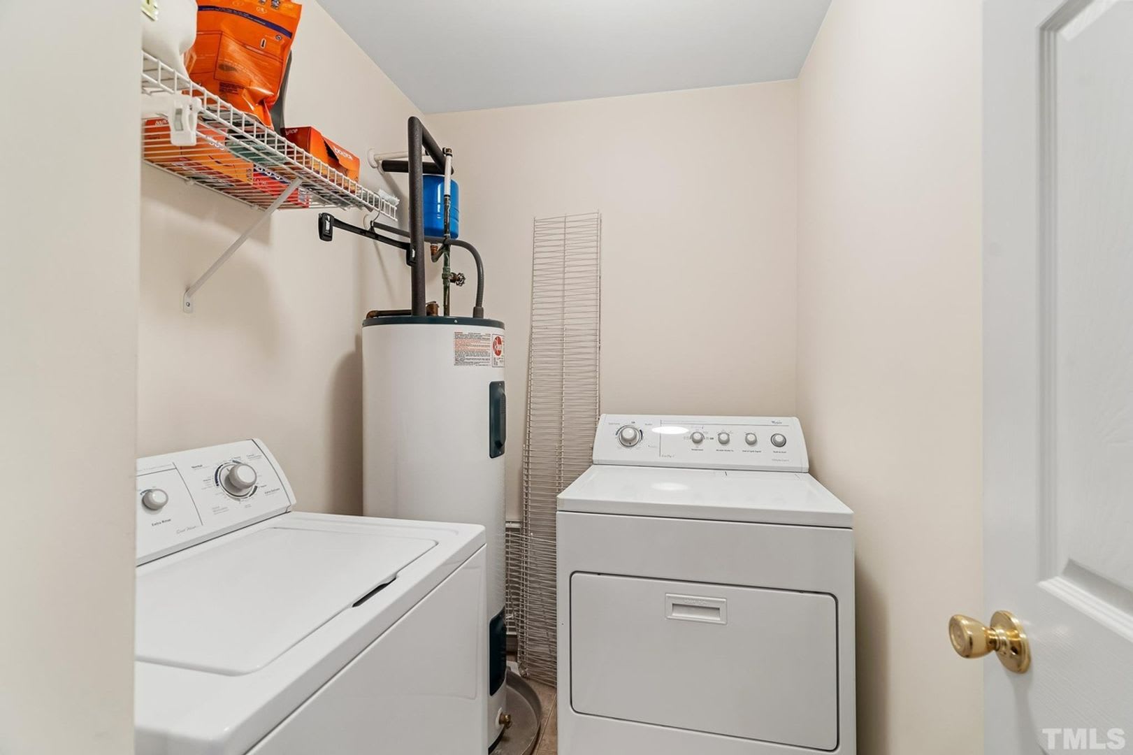 Room In 3 Bedroom Home At Ivory Run Way – photo 3