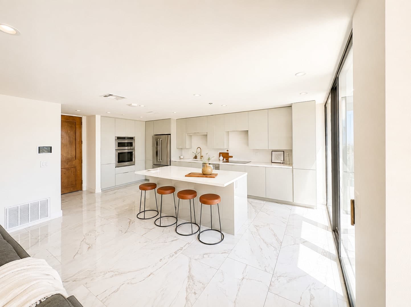 Stunning Remodeled Condo with Iconic Disney Concert Hall Views in the Heart of Downtown LA! – photo 2