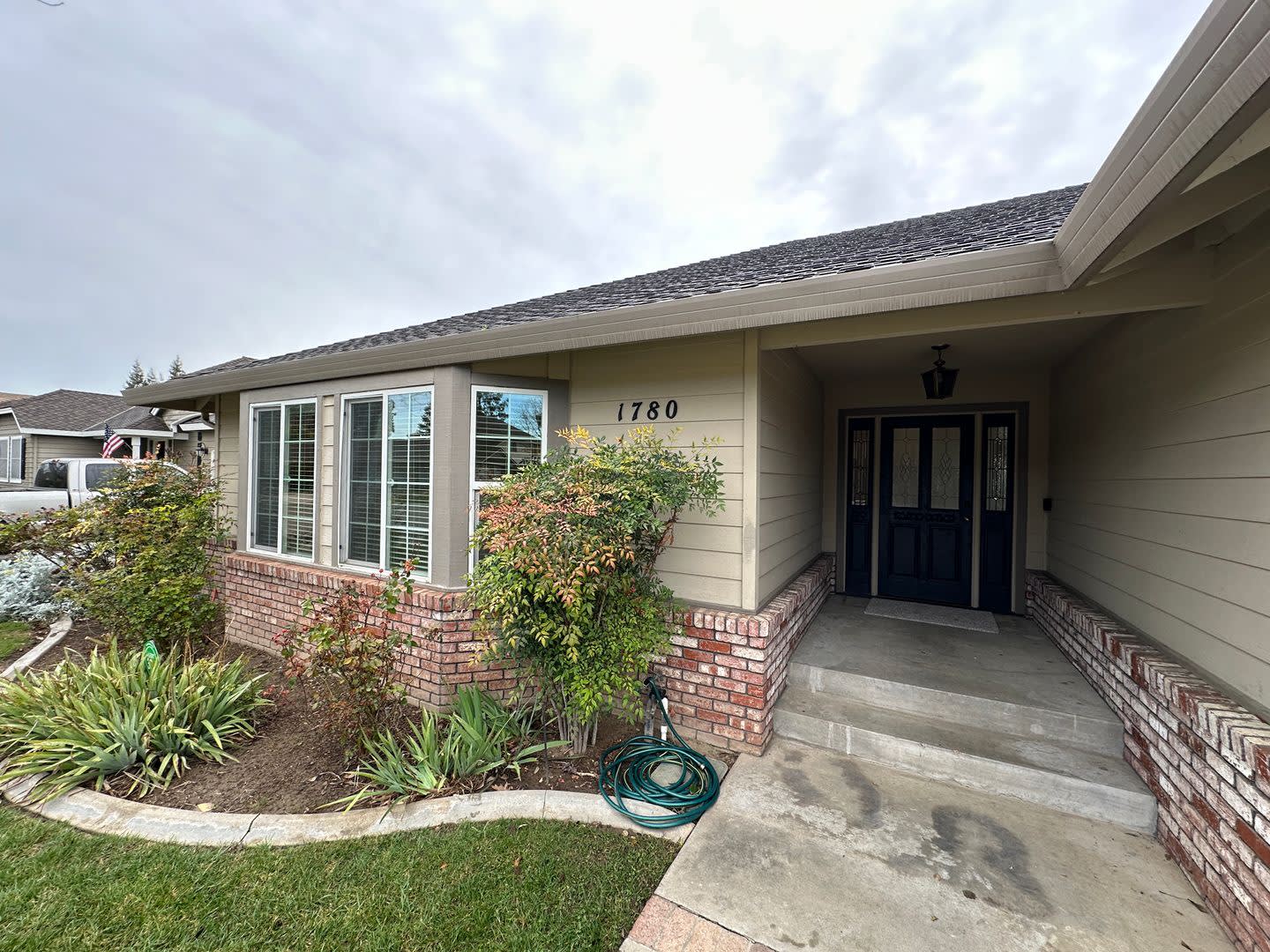 Turlock/Pool/3- Car garage – photo 3