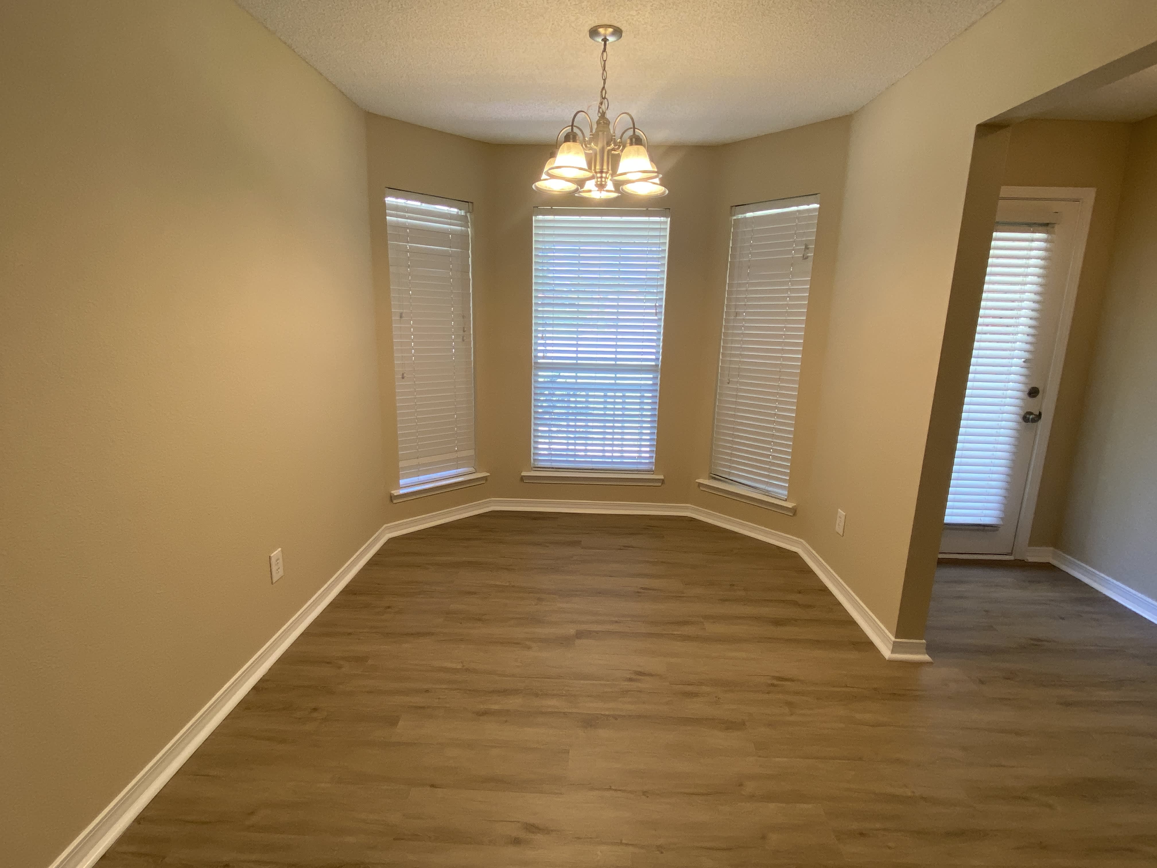 11815 Balsam Ct – photo 4