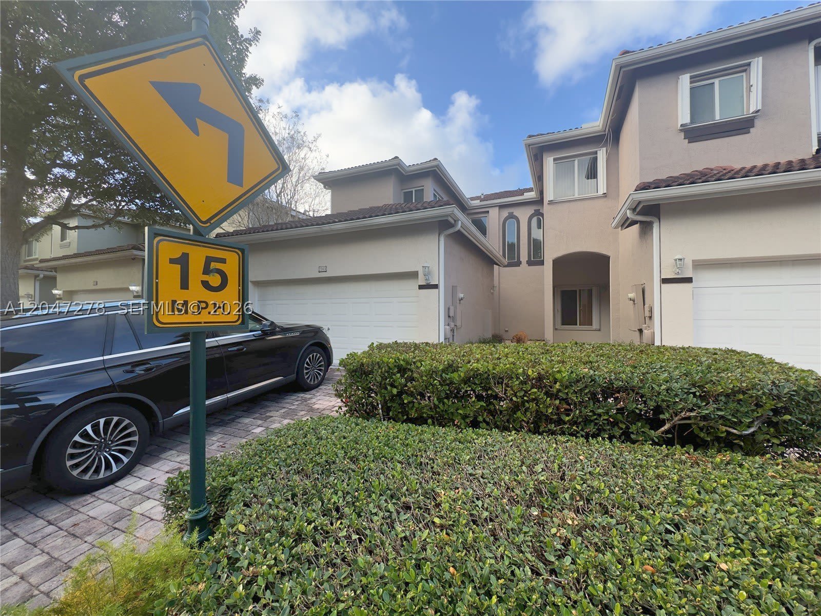 2363 SE 19th St – photo 2