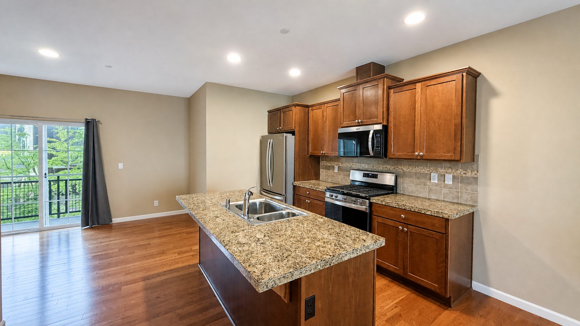 Beautiful three-bedroom townhome in Issaquah West Highlands Park – photo 5