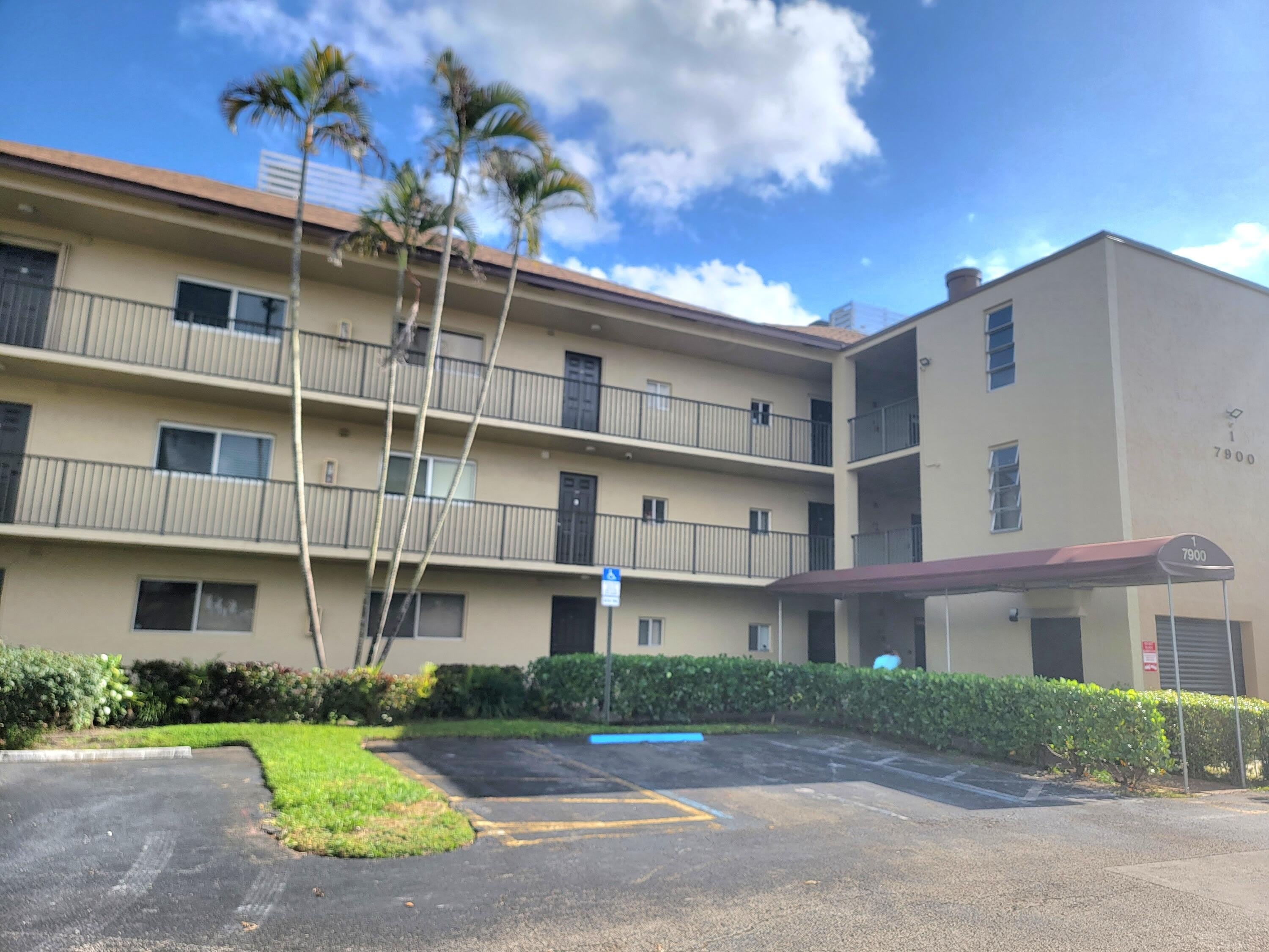 7900 NW 50th Street – photo 3