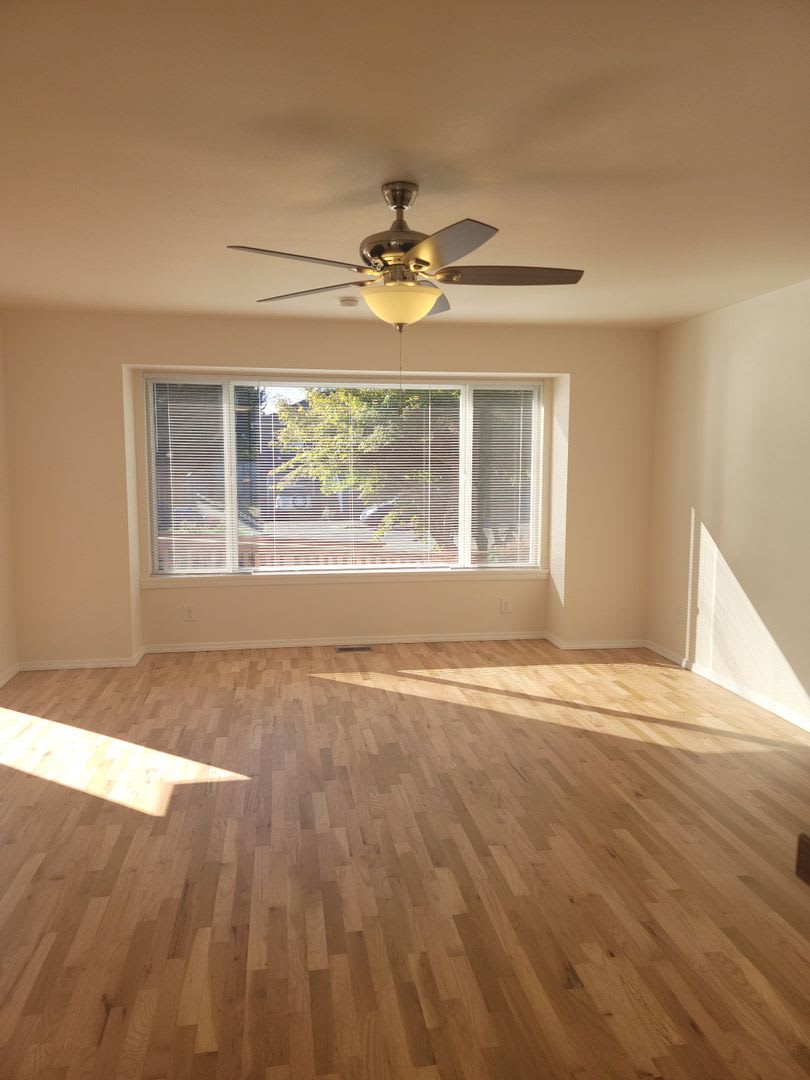 Fully remodeled 2-story 3 bed/2 bath townhome/duplex AVAILABLE NOW for $3300! – photo 2