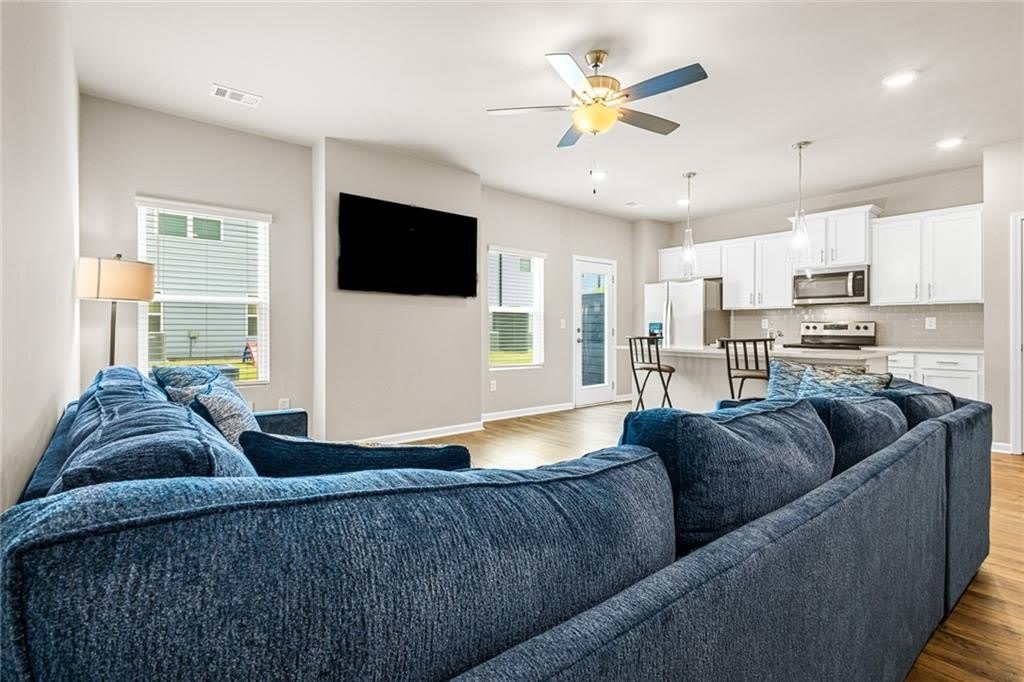 1135 Elyse Lane – photo 4