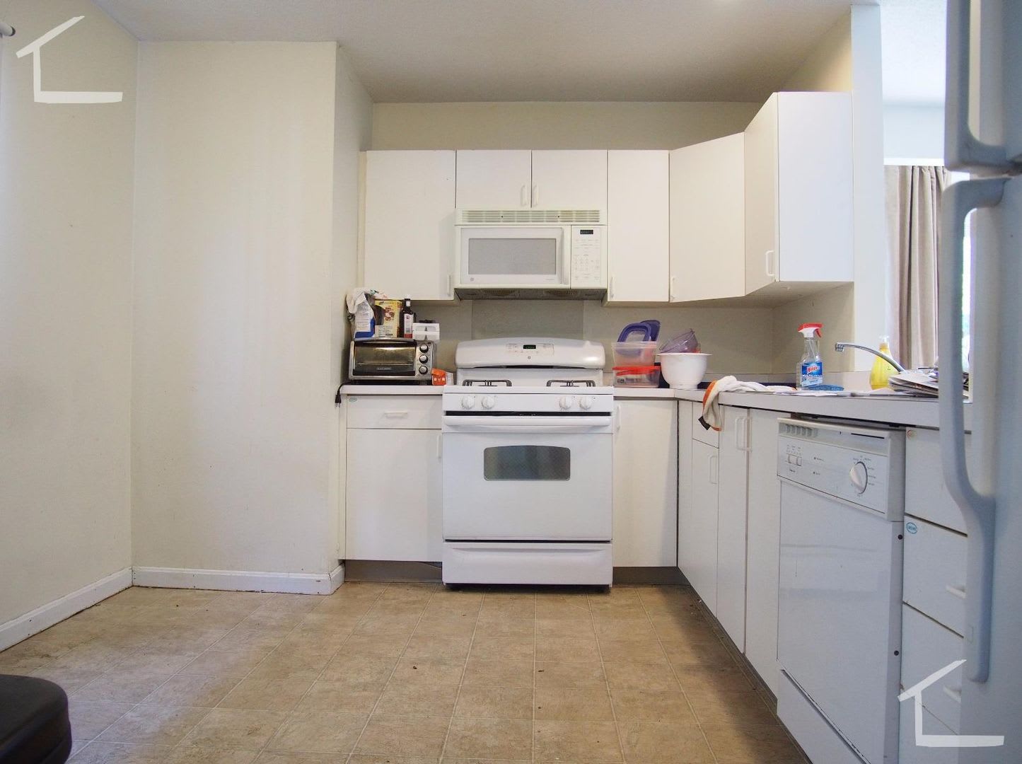 No Fee Nearly 3K Sq Ft Pet Friendly Townhouse Near Boston Landing With 2 Parking Spots Included – photo 5