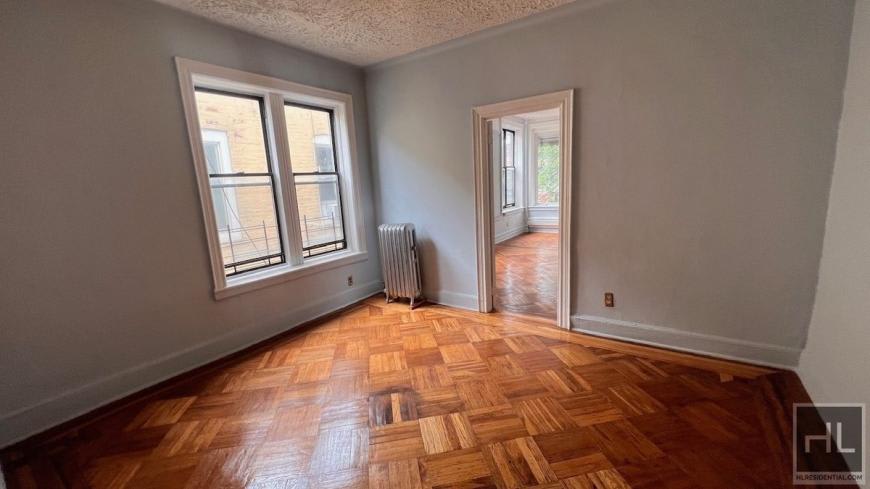 593 MILLER AVENUE – photo 4